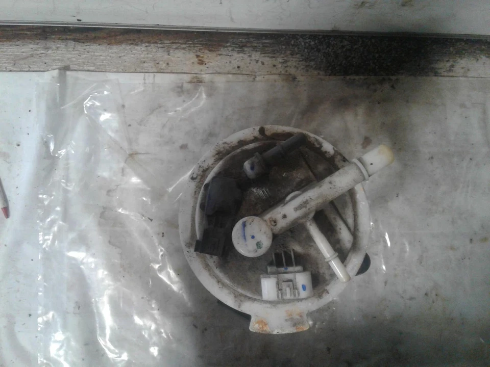 Used Fuel Pump fits: 2013 Chevrolet Express 1500 van Pump Assembly Cargo Van w/o Foto 3 de 4