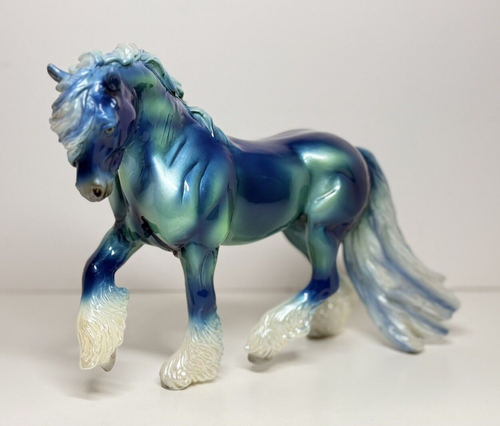Breyer 2024 Christmas Surprise Tannenbaum Glossy Blue Fell Pony - Picture 3 of 20