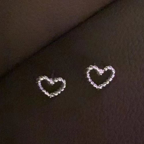 Clip On Earrings Invisible Small Simple Silver Open Heart - Picture 13 of 16