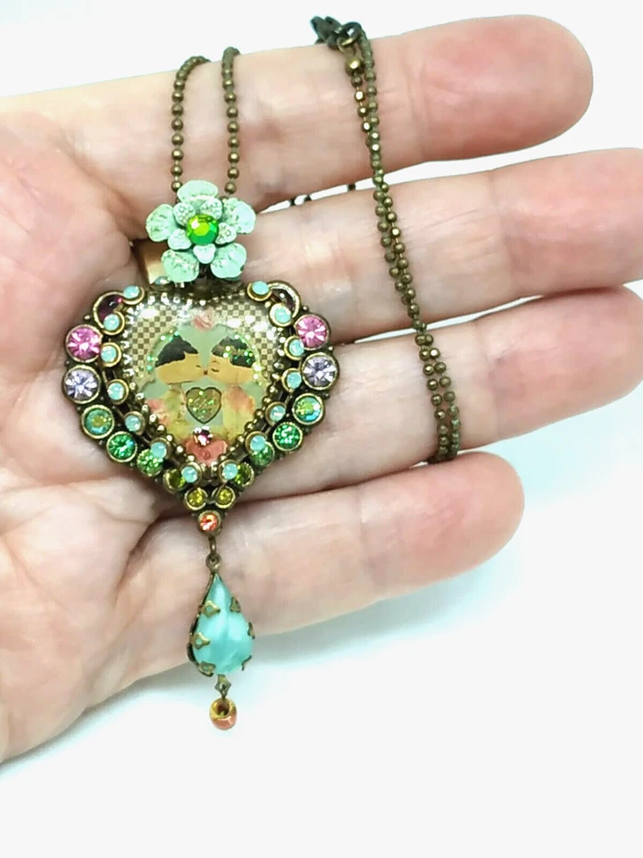 Precioso Collar Por Michal Negrin Forma Corazón Multicolor Con Cristal Único Foto 2 de 4