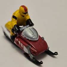 Micro Machines Sport Schneemobil Ski Bike mit Yellow Rider