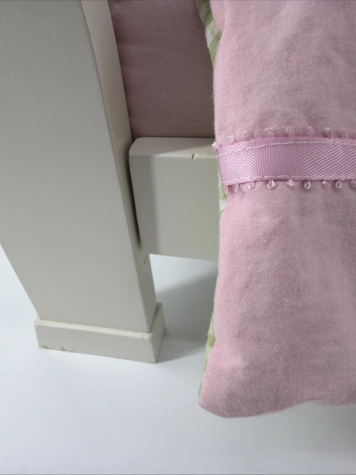 Cama trineo con ropa de cama Pottery Barn Kids para muñecas Foto 4 de 4