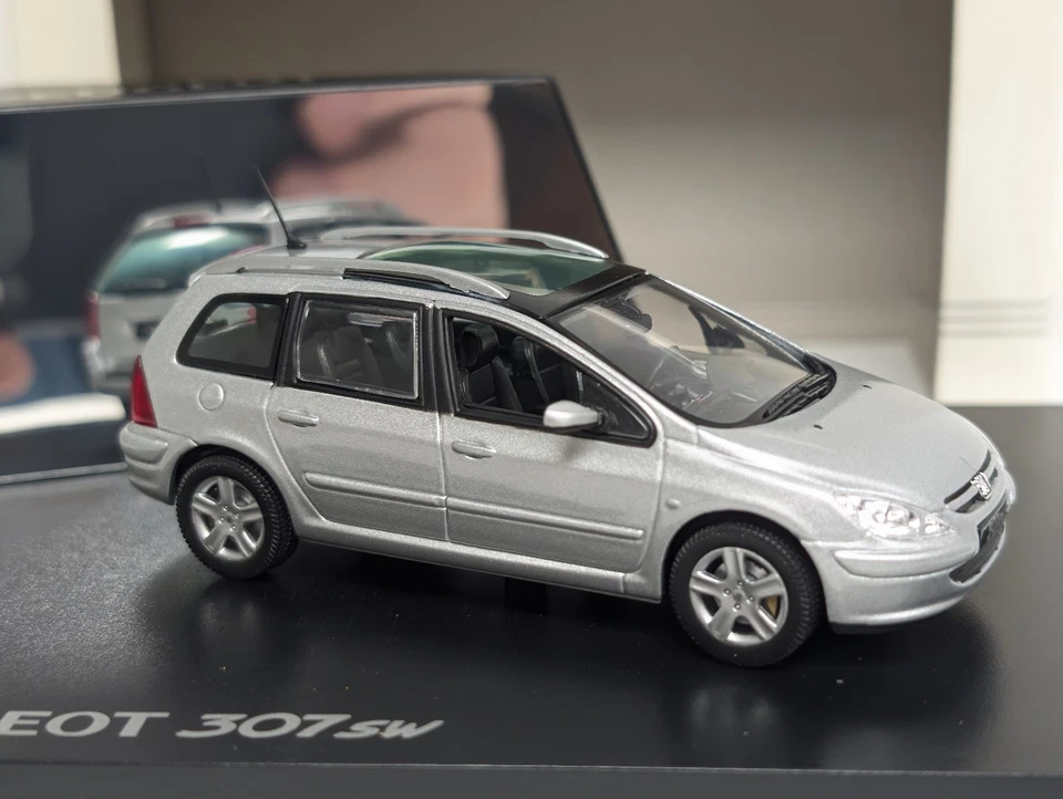 1:43 Norev Peugeot 307 SW argent édition concessionnaire 473713 NEUVE NEW - Photo 1/4