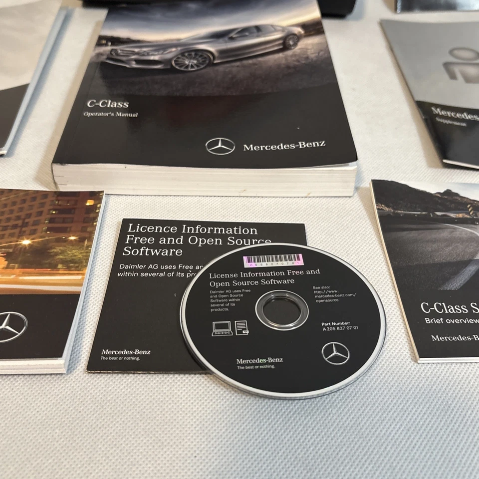 Mercedes Benz Clase C 2017 sedán C300 4Matic AMG C63 manual del propietario juego completo Foto 2 de 4