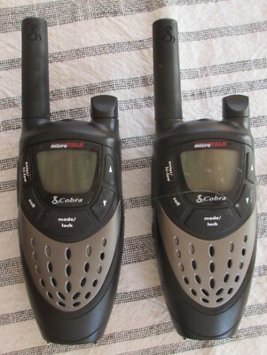 COBRA  PR 4260 2 WAY RADIOS WALKIE TALKIES 18 Mile W/Charger Nice