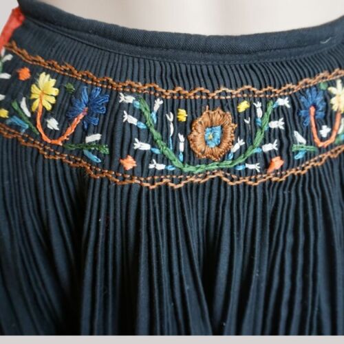 Delantal popular plisado rumano vintage hecho a mano de Transilvania Salaj - Imagen 3 de 15
