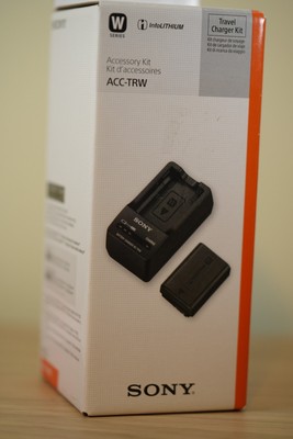 SONY Ladegerät ACC-TRW mit Li-Ion-Akku  NP-FW50 NEU&OVP mit Händlerrechnung !