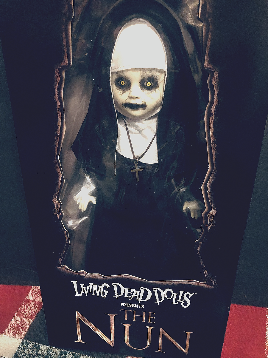 Living Dead Dolls The Nun フィギュア MEZCO TOYZ: LDD Presents - The Conjuring 2 The Nun – TOY TOKYO