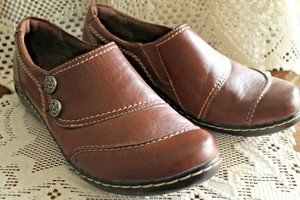 ladies clarks size 9