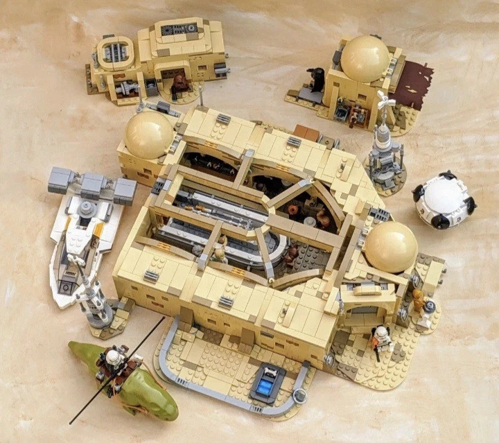 Mos Eisley Cantina Building Block Set- 3187pcs- Compatible With 75290- Free Ship - Image 2 of 3