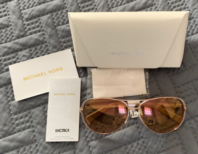 NWT Michael Kors Chelsea Aviator Sunglases Rose Gold/Taupe  display picture 2