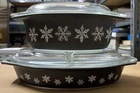 VTG Pyrex Black Snowflake 043 + Divided 945C 1.5 Qt. Casserole Dish w/ Lid Set