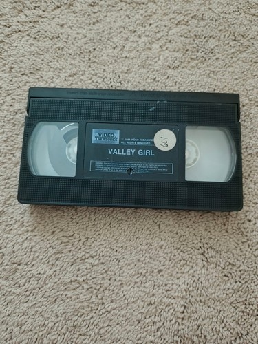 VHS: Valley Girl: Nicholas Cage, Deborah Foreman - Picture 3 of 3