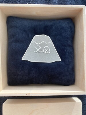 KAWS:HOLIDAY JAPAN プレート セット カウズ 富士山 ホリデイ 1563412473723_5b473be3e09d337e