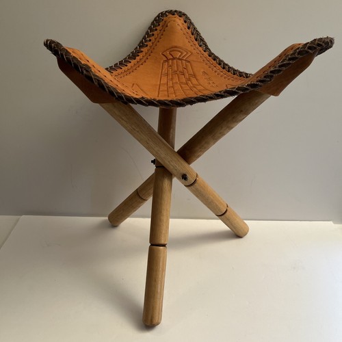 African Axum Safari Leather & Wood Portable Folding Camp Hunting Fishing Stool - Picture 2 of 12