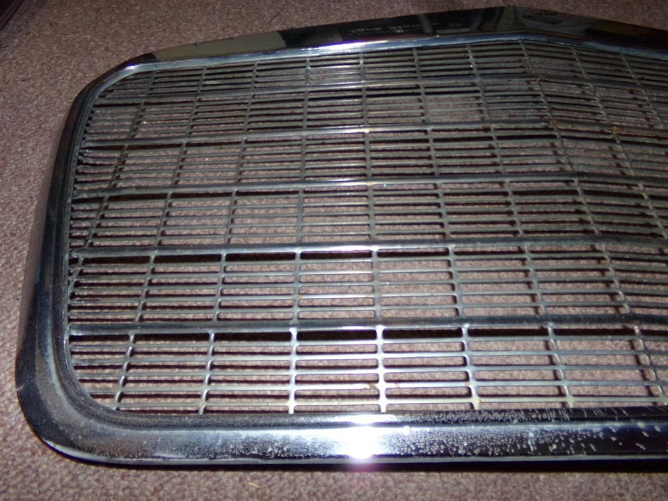 1961 62 63 Studebaker Lark Grill OEM 1342524 - Image 4 of 4