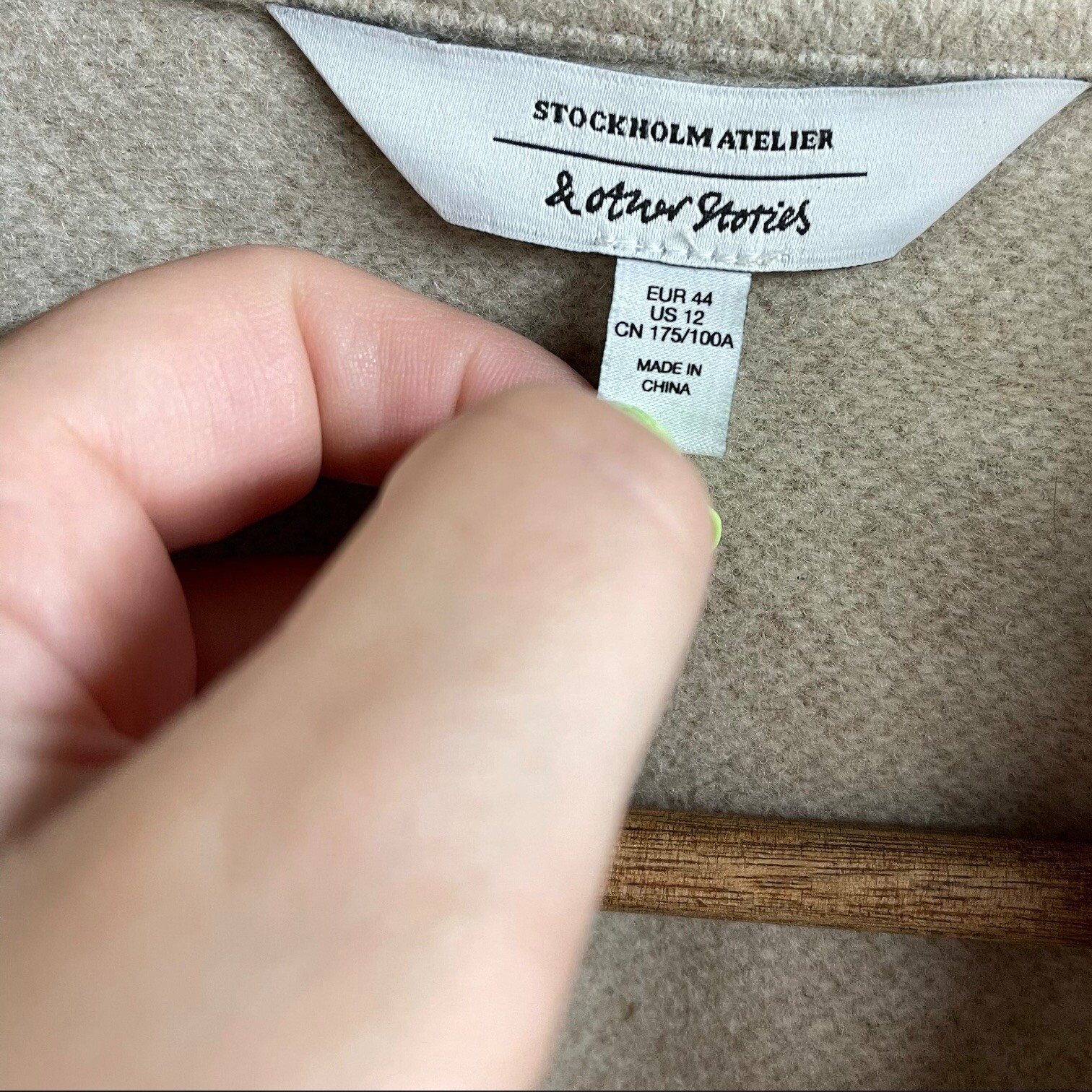 ALTRA Stockholm Atelier & Other Stories Shacket Marrone 12 Anthropologie Chiusura a Scatto