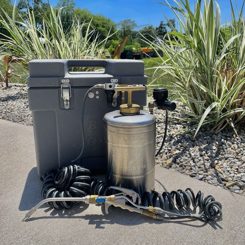 B&G Portable Aerosol System PAS 1 Gallon Tank Sprayer in Original Case B & G