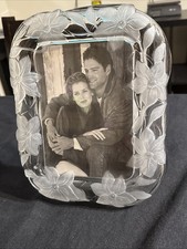 VTG Crystal Clear Glass Etched Floral Picture Frame  Carlyle  5 X 7 1990s In Box
