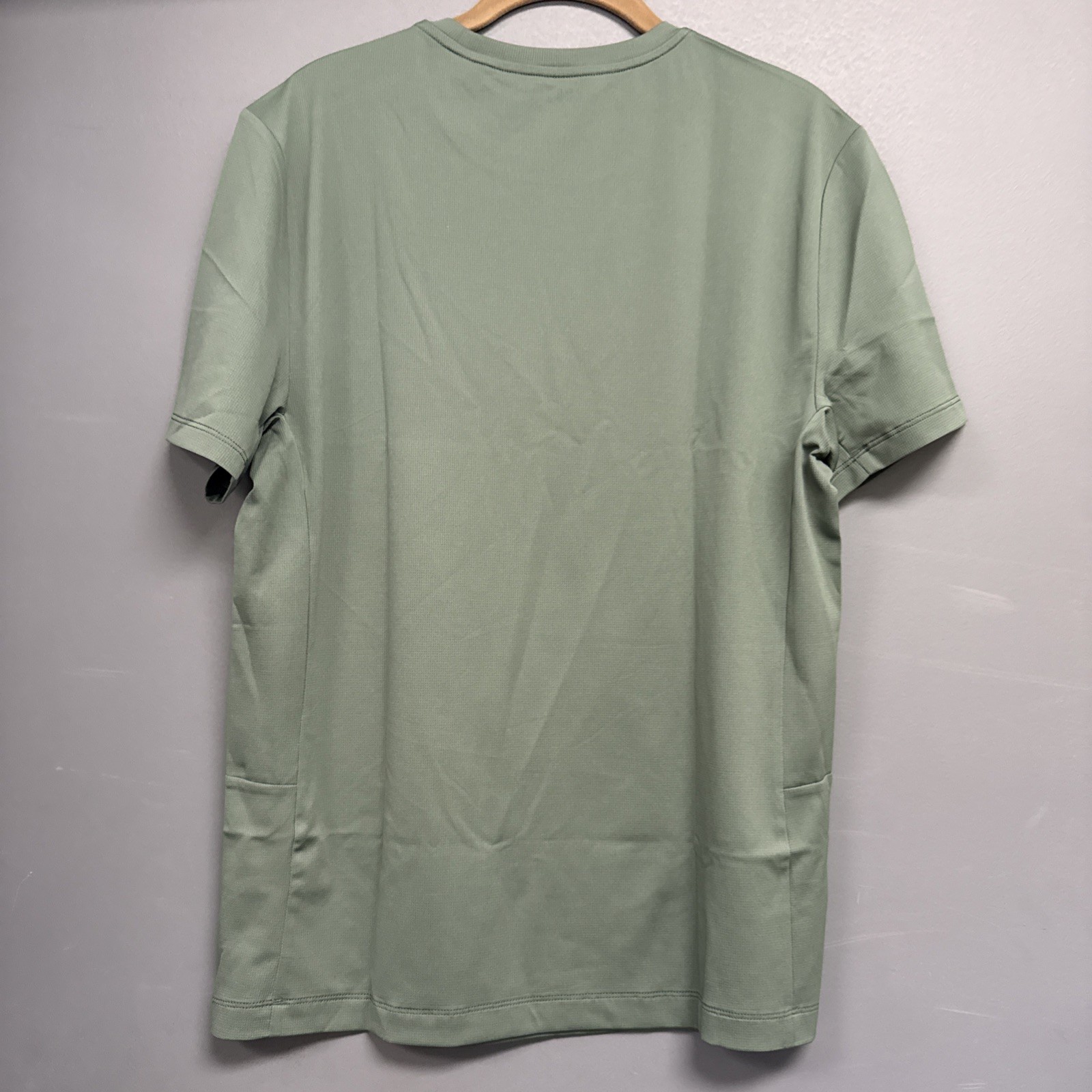 NoBull Men's Deltapeak Synth Textured Tech Tee Shirt Balsam Green Medium