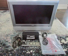 Toshiba 20" TV/DVD Combo TheaterWide HD Model 20HLV15 w/ Remote RV Gaming Retro