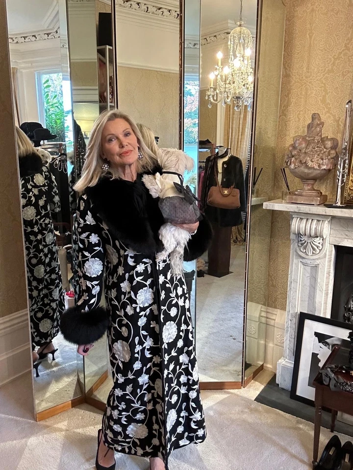 LOUISE KENKENNEDY UK L шерсти пальто черный белый вышитый цветок меха манжеты и воротник - Изображение 4 из 4