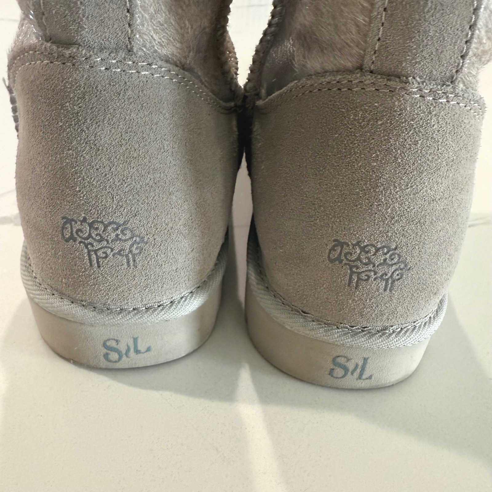 Super Lamb Turano 7.5in Etched Cow Print Silver Taupe Suede Sheepskin Boots 10 B