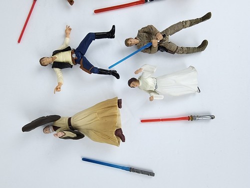 Star Wars Hasbro 2001 Action Figure Lot 14 Pieces, 6 Figurines, 6 Lightsabers - Picture 3 of 15