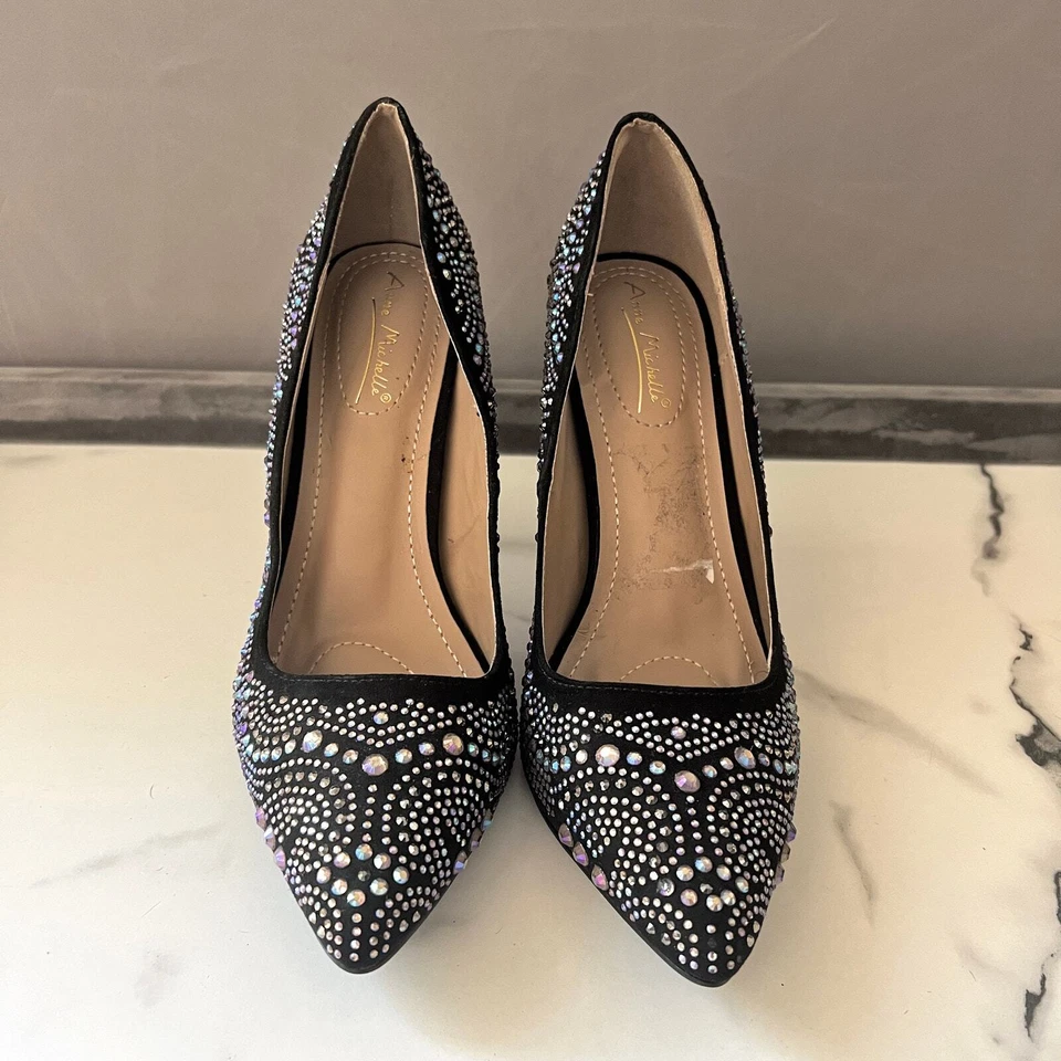 Zapatos de salón Anne Michelle de gamuza negra con estrás talla 8 Foto 4 de 4