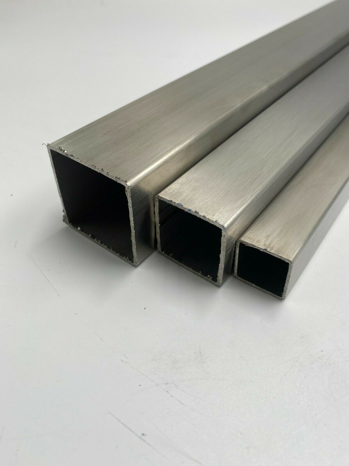 Quadratrohr K240 geschliffen V2A Edelstahl Edelstahlquadratrohr – Eisenwaren Düren Quadratrohr K240 geschliffen V2A Edelstahl Edelstahlquadratrohr – Eisenwaren Düren