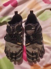 Vibram FiveFingers Womans V-Trail 2.0 IVY/BLACK 19W7602 Size 6-6.5 EU 35