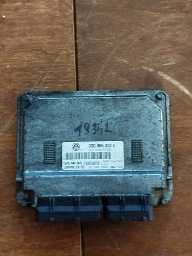Original volkswagen Motorsteuergerät ECU 03d906032c   5wp40124