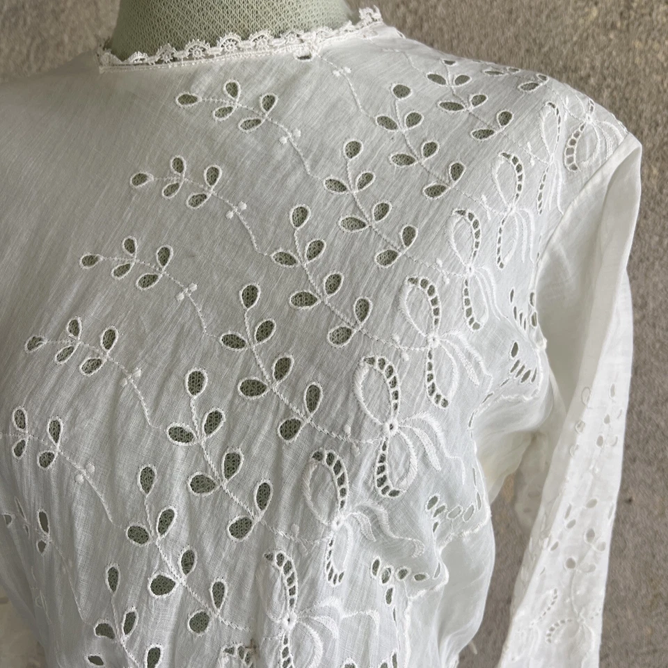 Antiguo eduardiano blanco algodón encaje y lazo bordado ojales nupcial vintage Foto 3 de 4