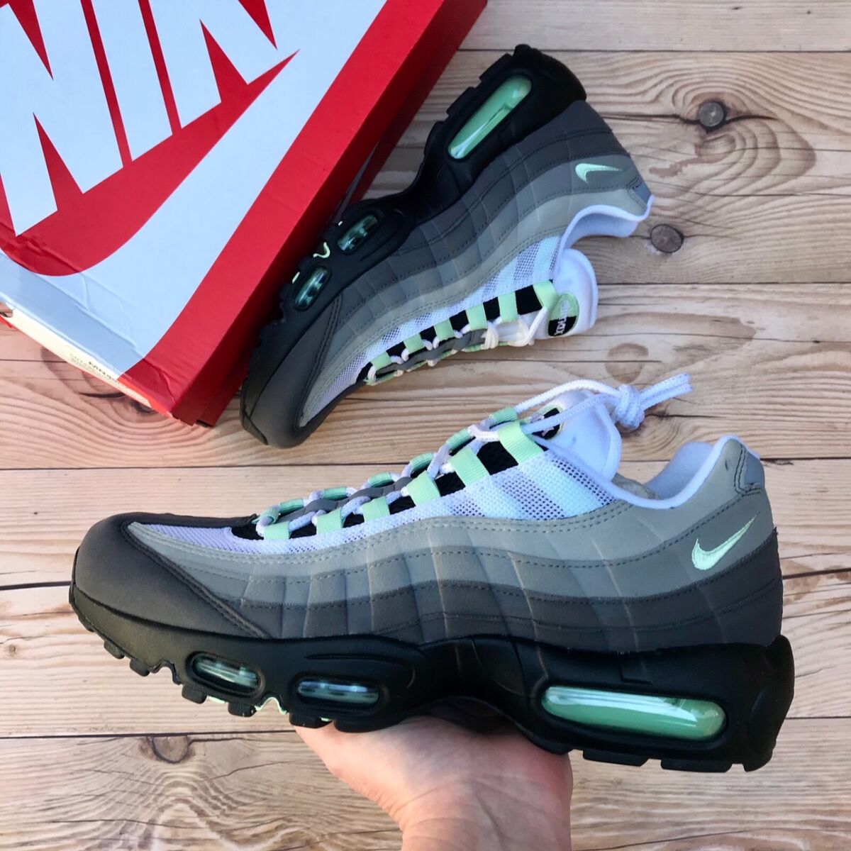 国内正規店購入 US12 NIKE AIR MAX 95 FRESH MINT