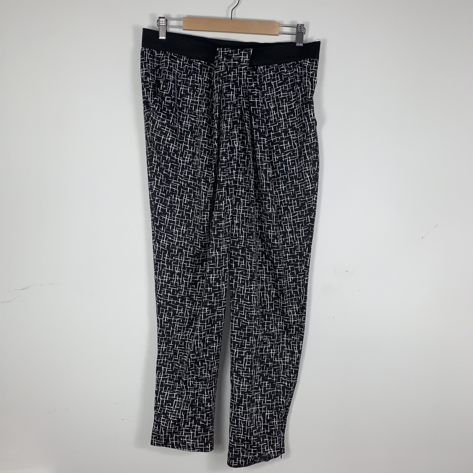 Country Road size 12 womens black and white loose fit parachute pants