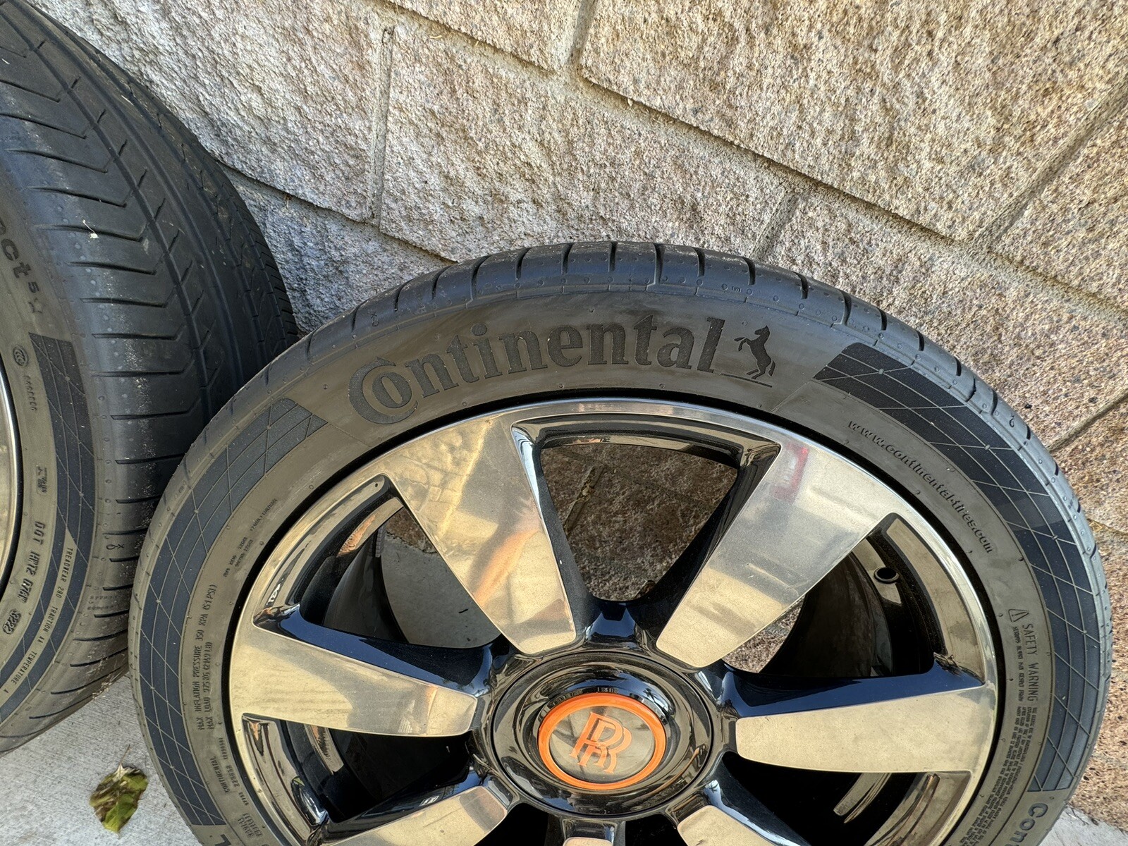 22" USE ROLLS ROYCE CULLINAN SET OF 4 WHEEL AND TIRES