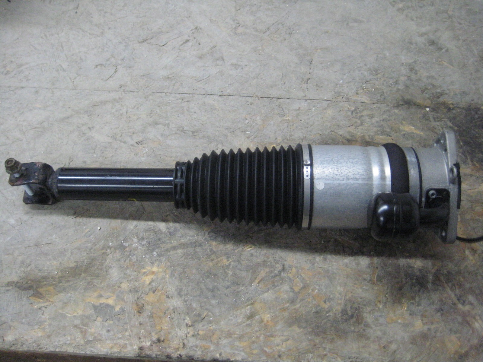 12-18 Bentley Continental GT V8 2013 Rear Left Air Suspension Shock Strut