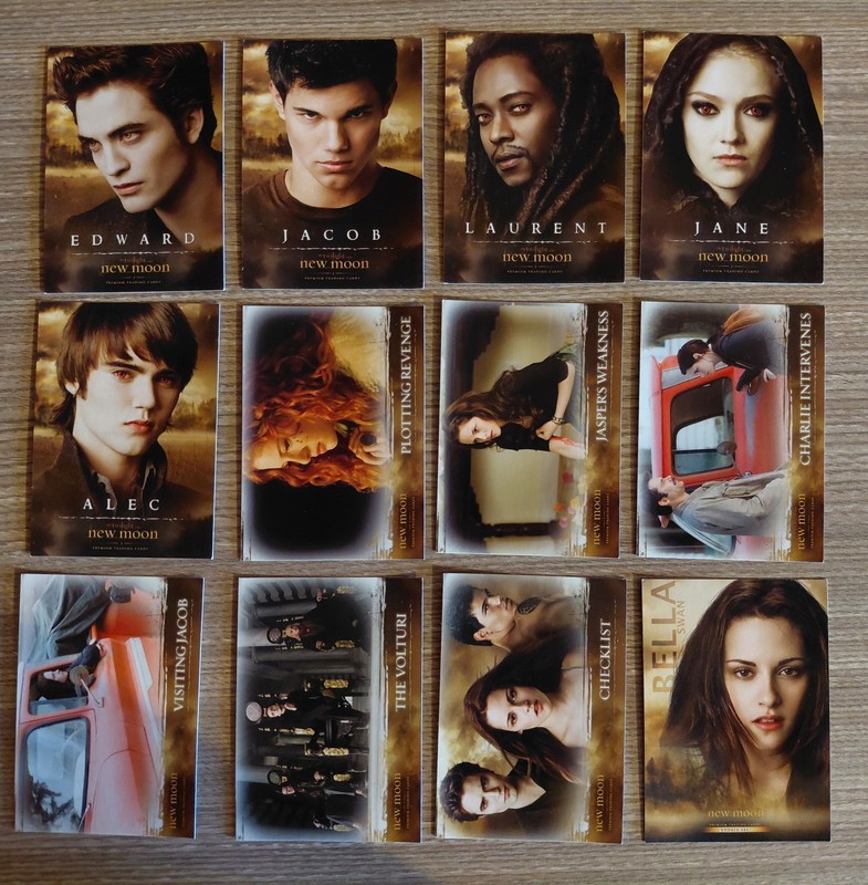 (12) 2009 Summit Entertainment- Twilight New Moon Cards- Bella, Edward, Jacob...