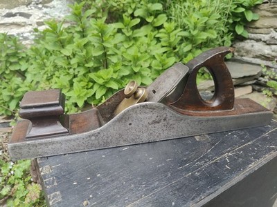 Ungewöhnlicher Plattenhobel. 2 1/8'' Stanley 92 Eisen getragen