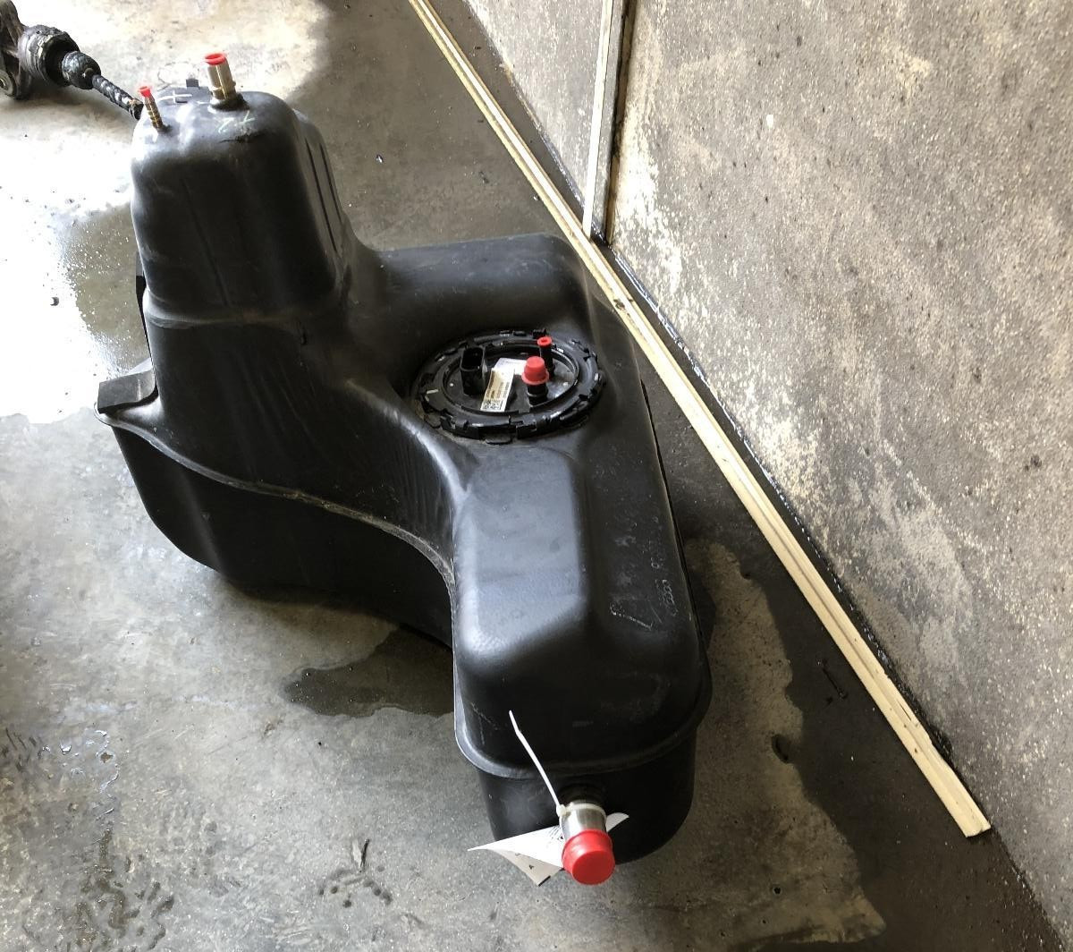 2018 Lamborghini Huracan ***FUEL TANK*** Left Side 5.2L, V10; PART# 4S0201021F