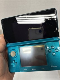 Nintendo 3DS & DS Teal Handheld Console CTR-001 (USA) w/ Stylus And Charger Work