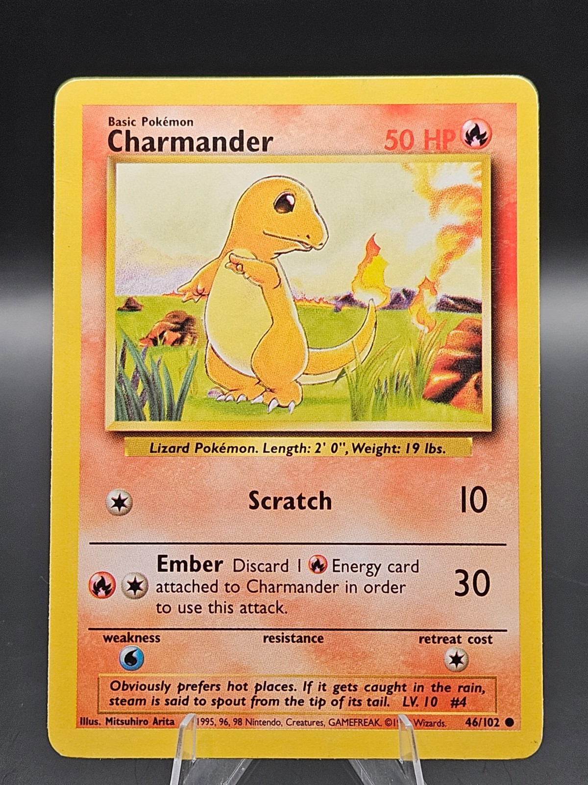 Charmander 046/102 Base Set Regular barely noticeable crease HP-DMG