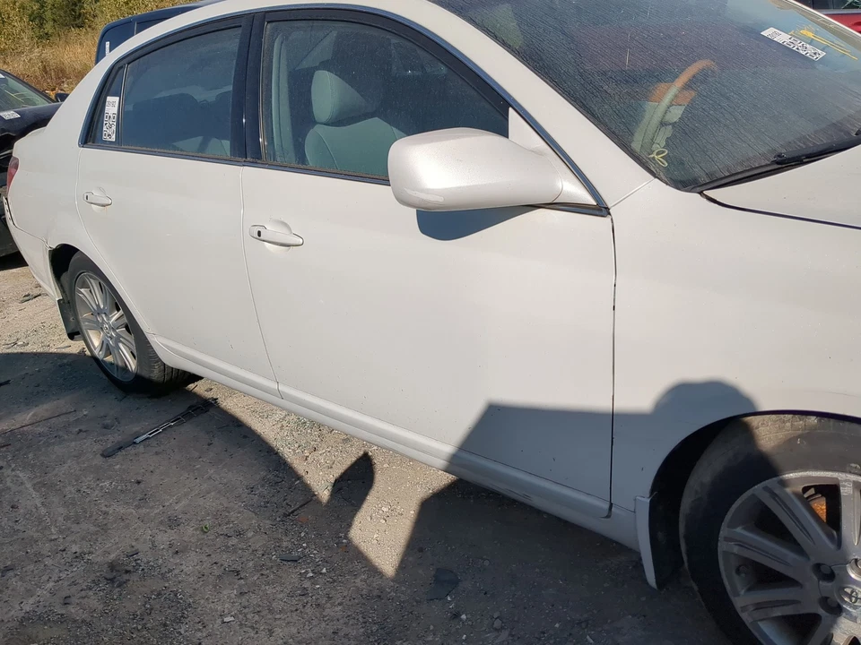 2005-2012 Toyota Avalon Passenger Front Door Oem M957T - Image 2 of 3