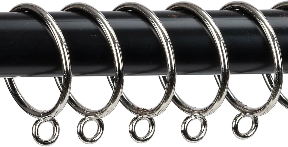 Anillos de cortina de metal con ojales 1,25 pulgadas plateados paquete de 24 para ganchos para cortinas Foto 3 de 4