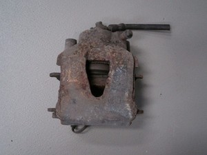 Bremssattel  Vorne Links VW Golf 1.6 Bj 1999 1 J 1368377