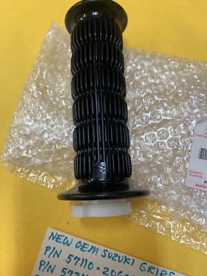 NEW OEM SUZUKI HAND GRIP SET (57110-20601-SET) MT50,RV90,TS90,TS50