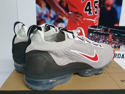 vapormax 2021 light bone