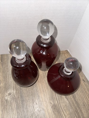 Bottiglia Vetro Rosso Vanità Bagno con Tappi Vetro Trasparente Set di 3 Bottiglie Profumo - Foto 2 di 7