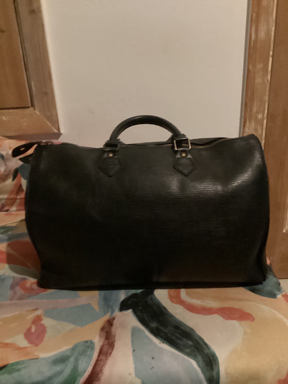 Louis Vuitton Speedy 35 EPI Black Leather 100% authentic