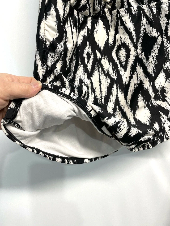 Apt. 9 Tankini Halter Top Traje de Baño Traje de Baño Top Negro Blanco Geo NUEVO M/8 Foto 4 de 4